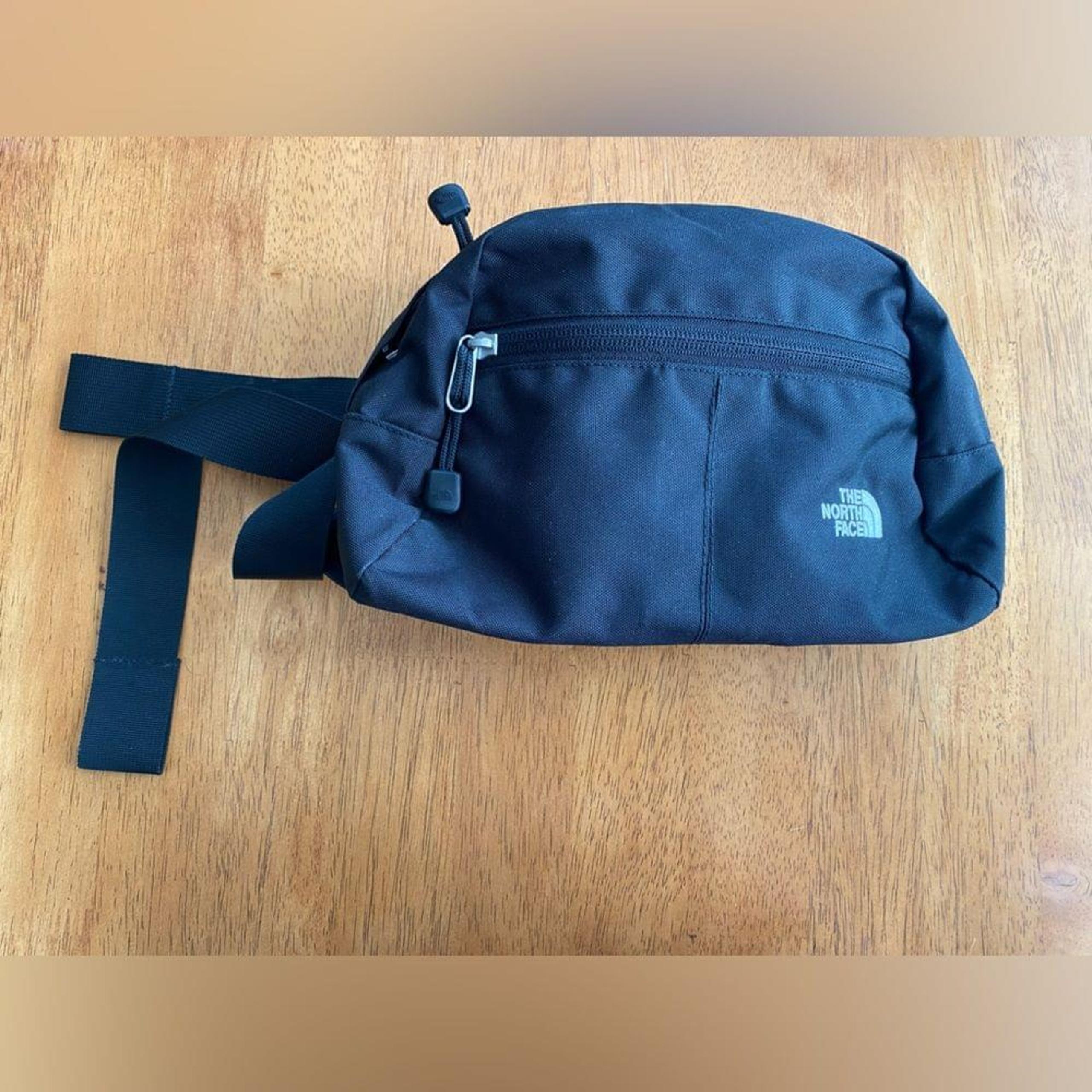 THE NORTH FACE Black Fanny Pack 8x11in Women's or Men's