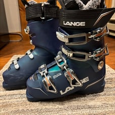 Lange Ski Boots Women’s (size 23/23.5)