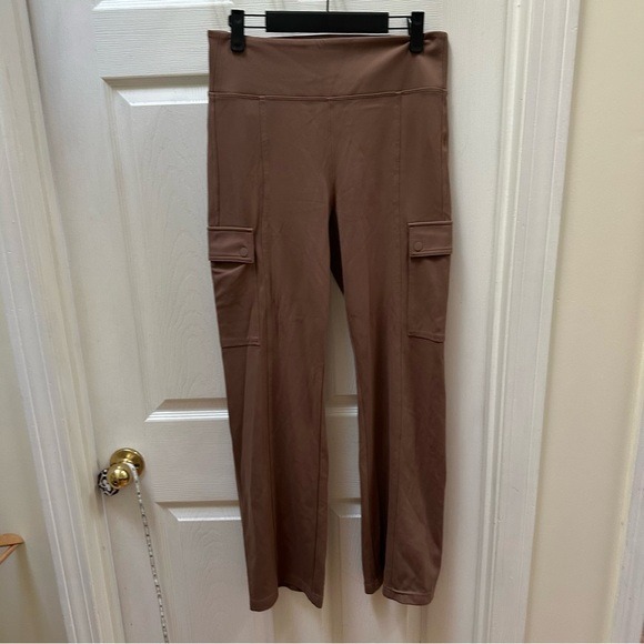Athleta Delancey Street cargo pants tan brown flared yoga pants small flare