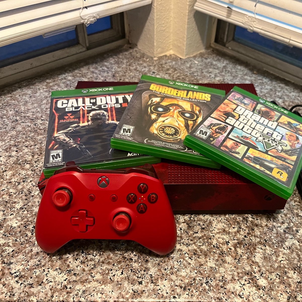 Gears of war limited Edition Xbox one s