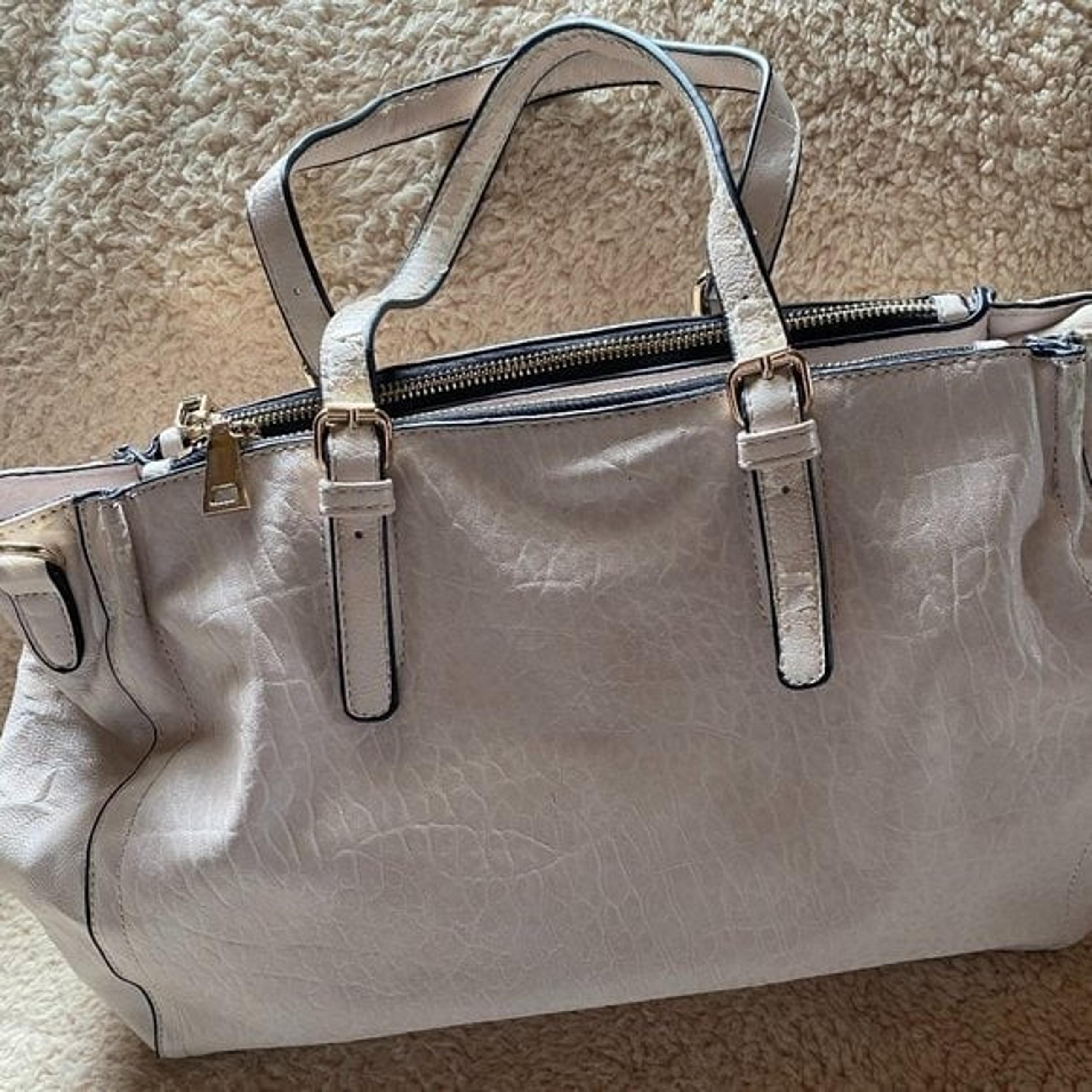 Urban Expressions Beige Faux Snake Skin Style Multiple Pocket Purse 18.5 X 10