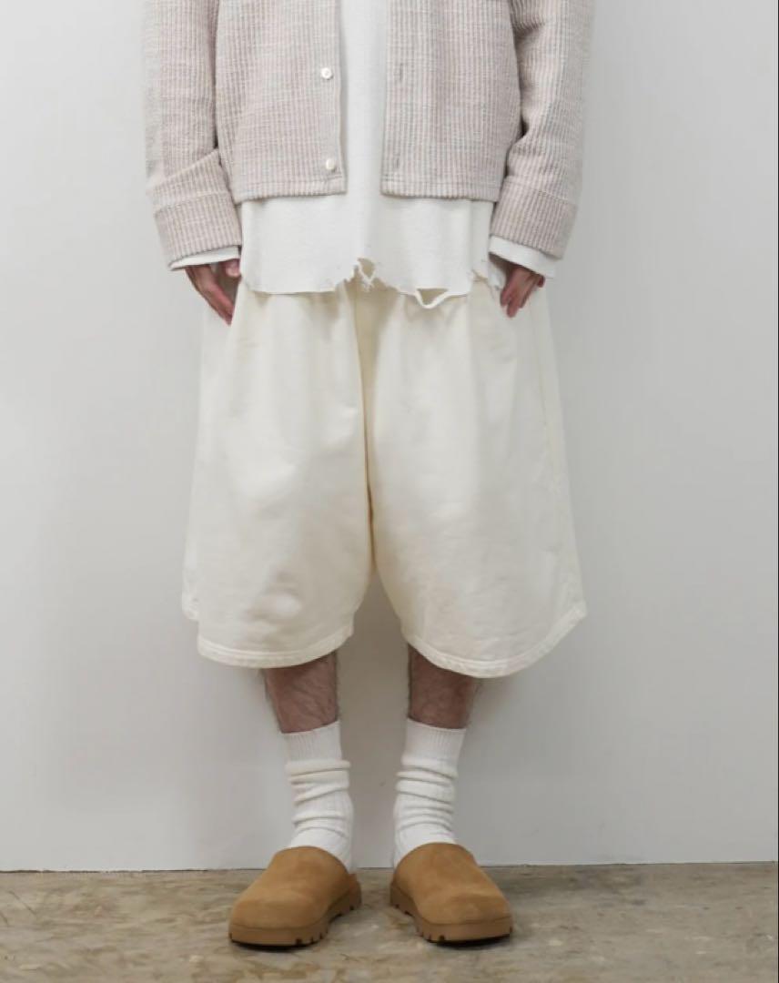 Ancellm 3/4 Tuck Sweat Shorts (White)