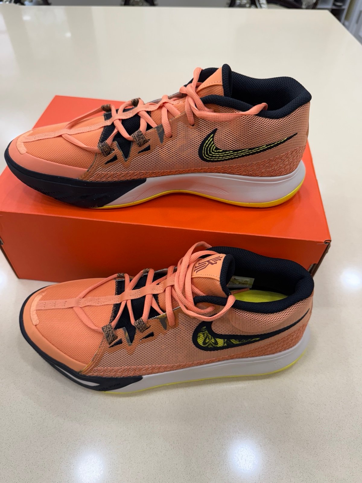 Size 11 - Nike Kyrie Flytrap 6 Orange Trance Yellow Strike DM1125-800