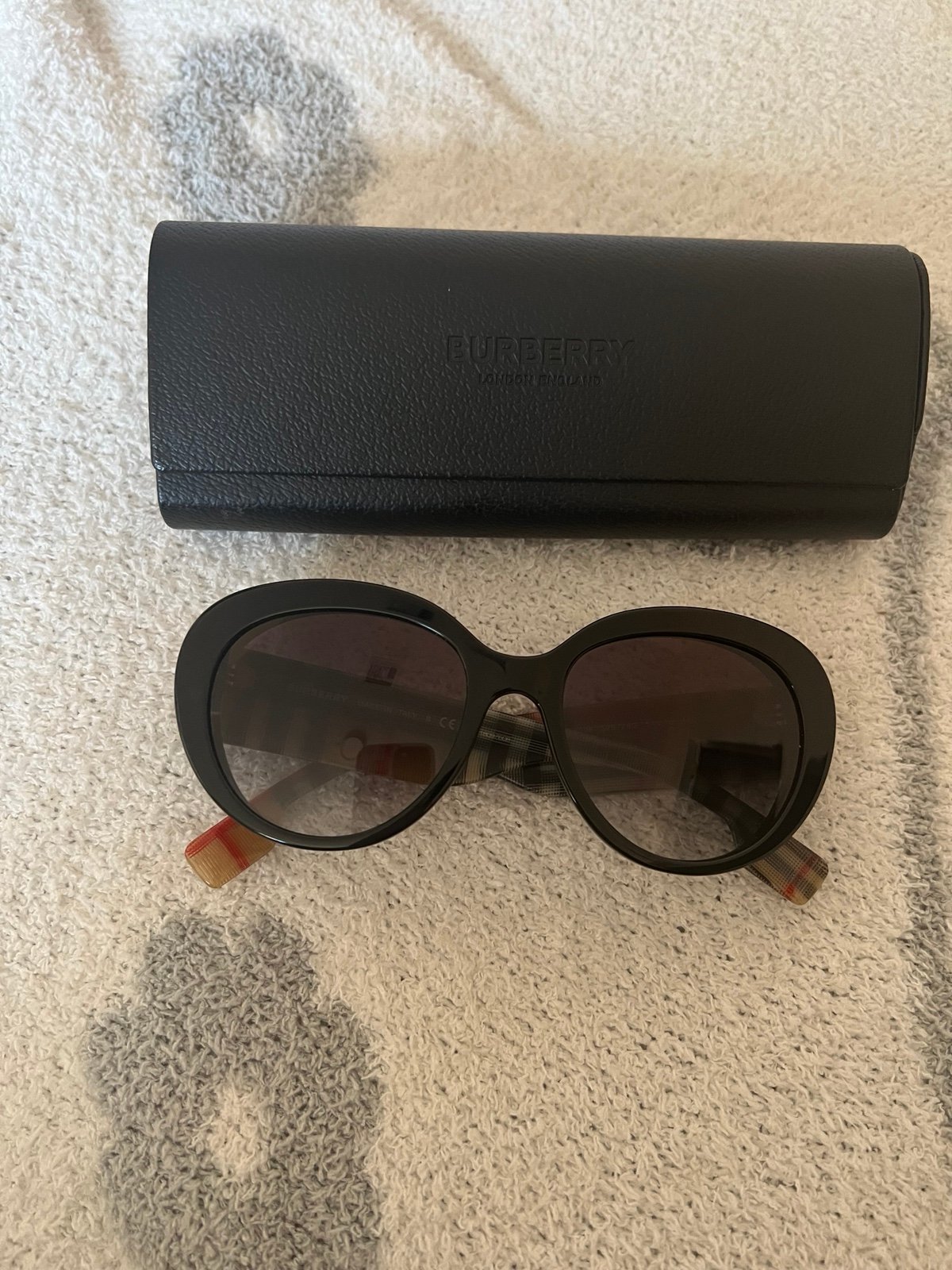 Burberry sunglasses