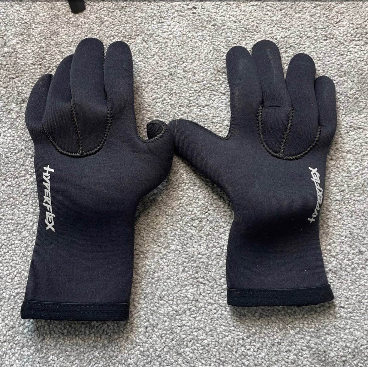 Hyper flex wetsuit gloves
