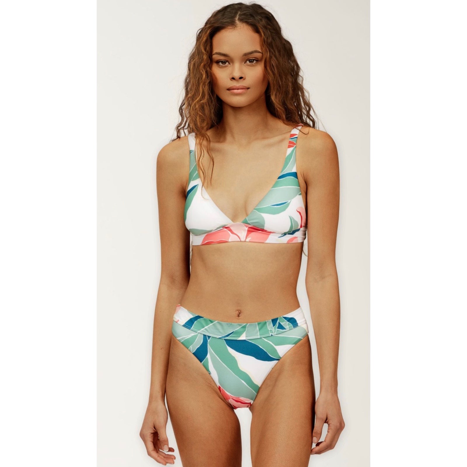 NWT Billabong like minded Tri Bikini Top