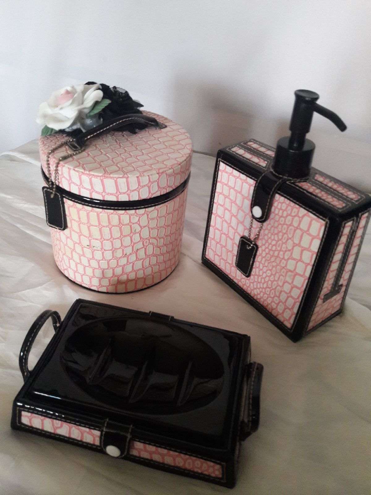 3pc Vtg. Bathroom Accessories