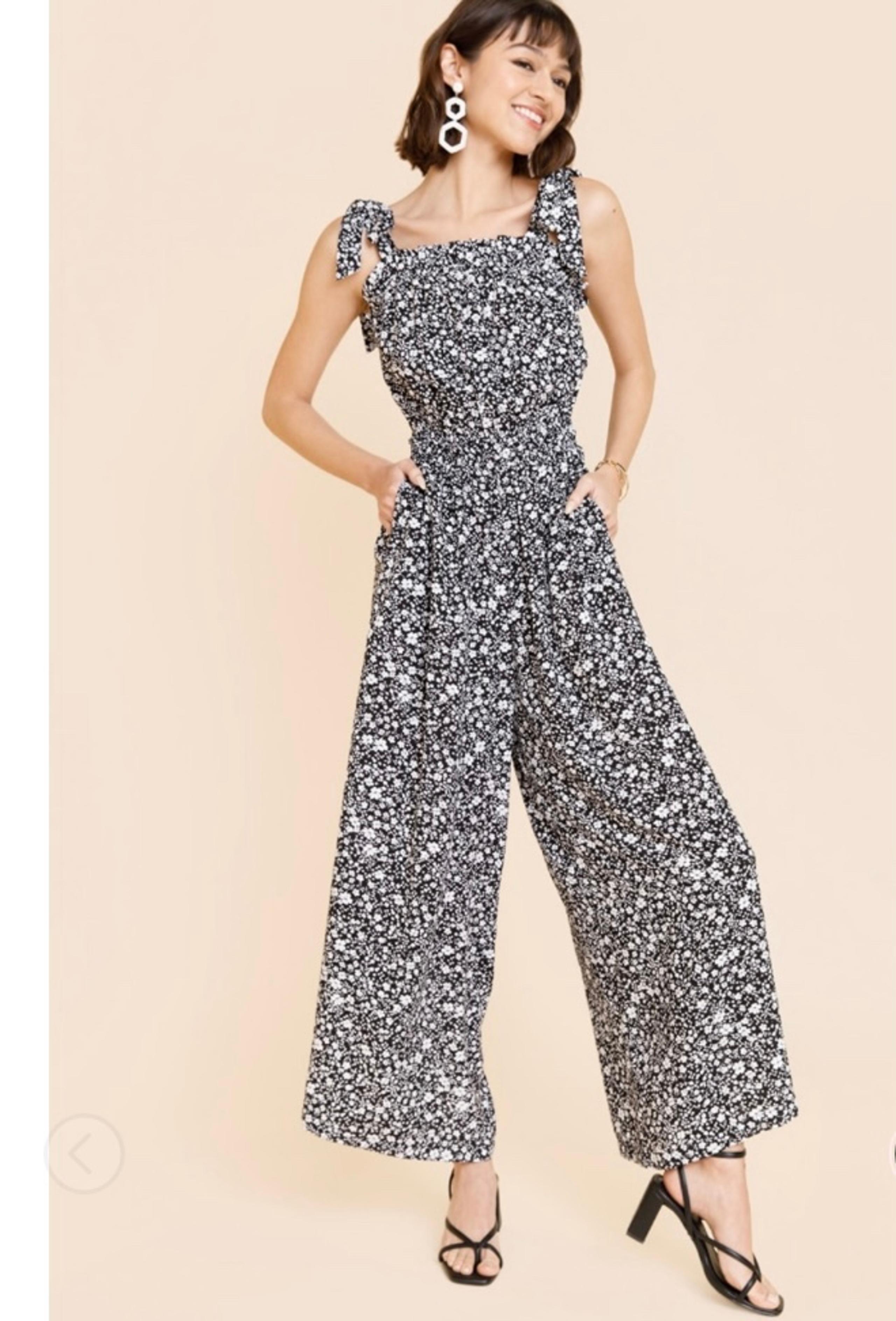Blue Rain women’s black and white floral Jumpsuit wide leg size medium