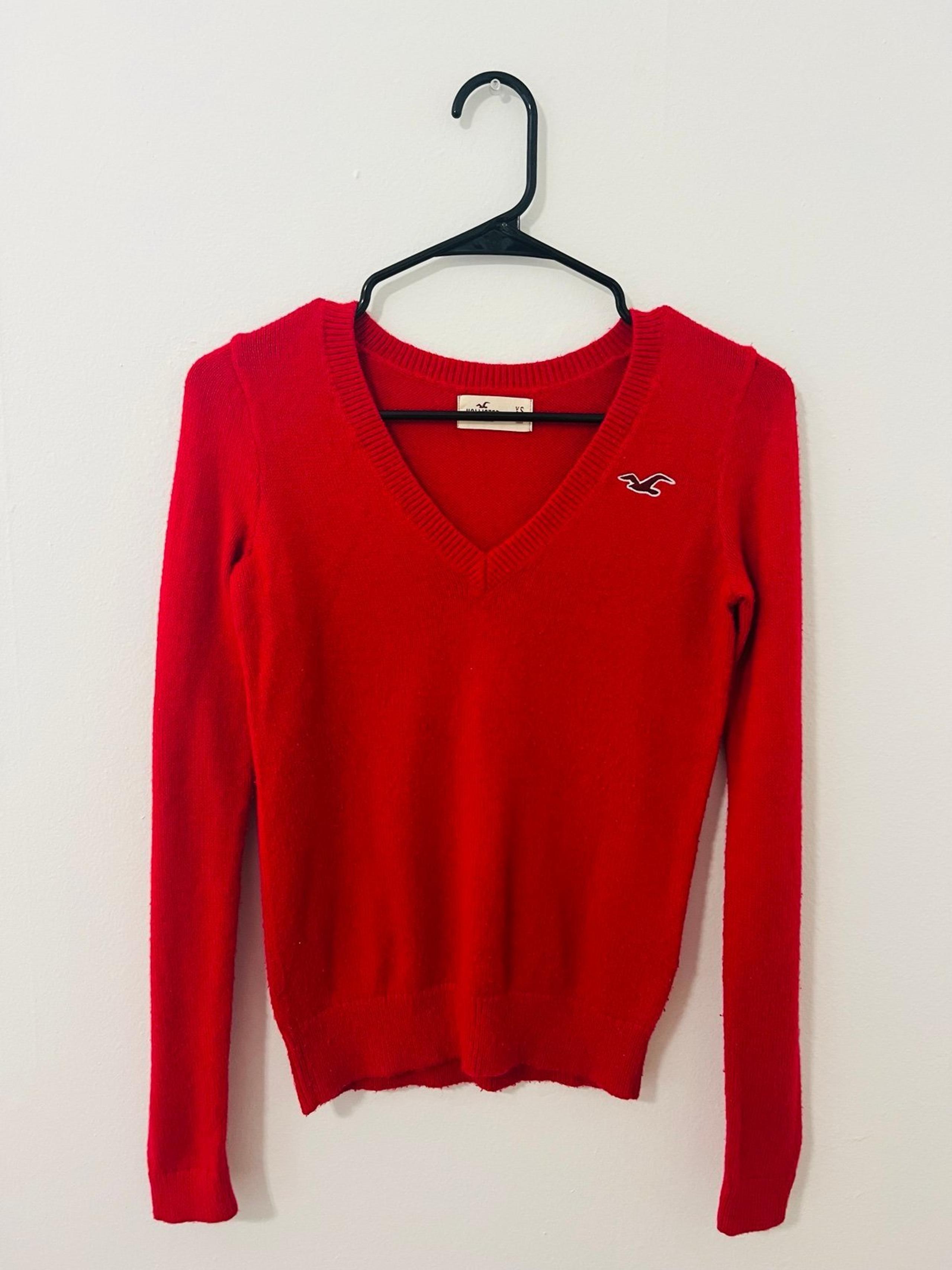 HOLLISTER WOMENS V NECK SWEATER - SIZE XS