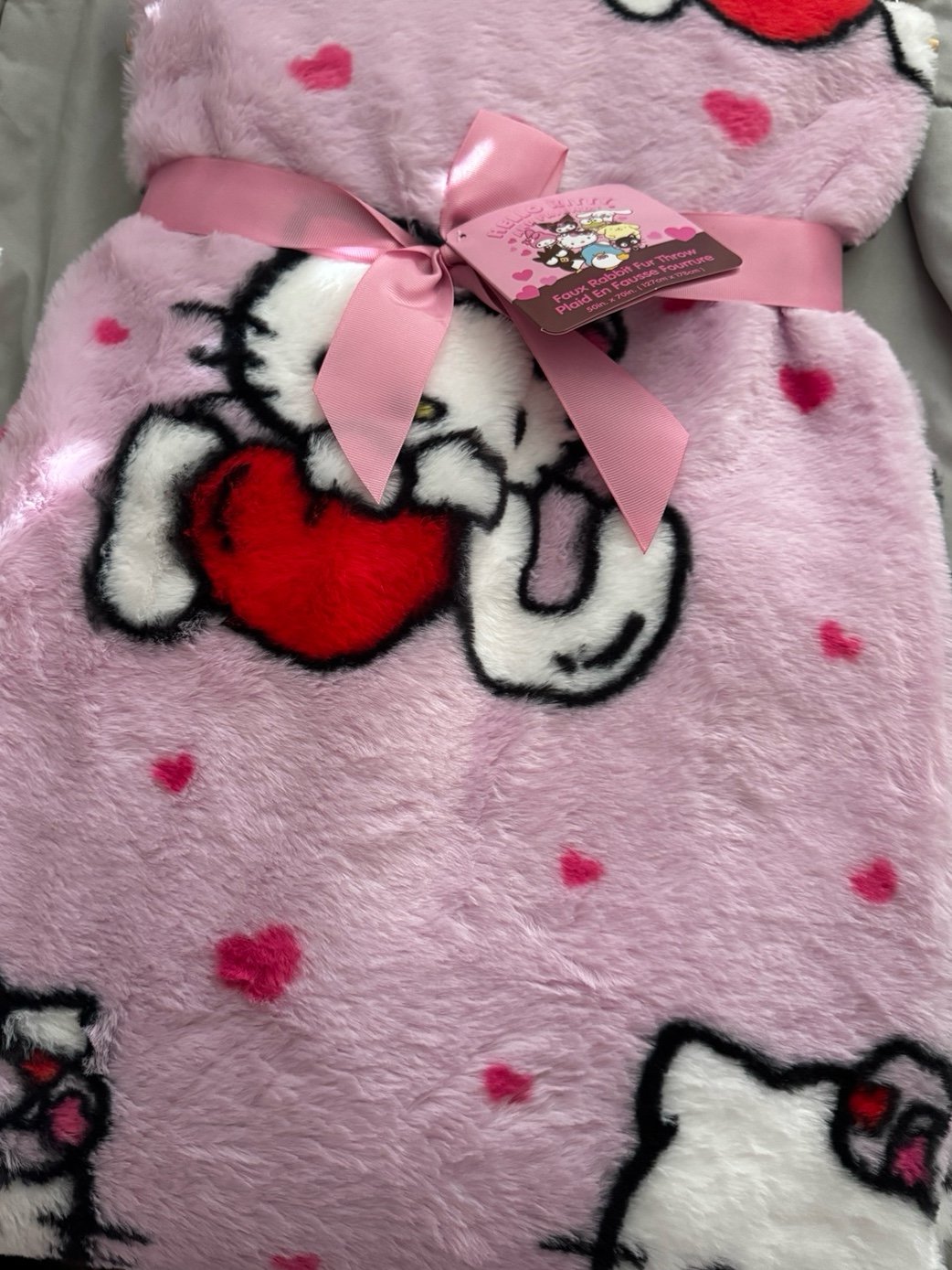 Hello Kitty valentine’s fuzzy blanket