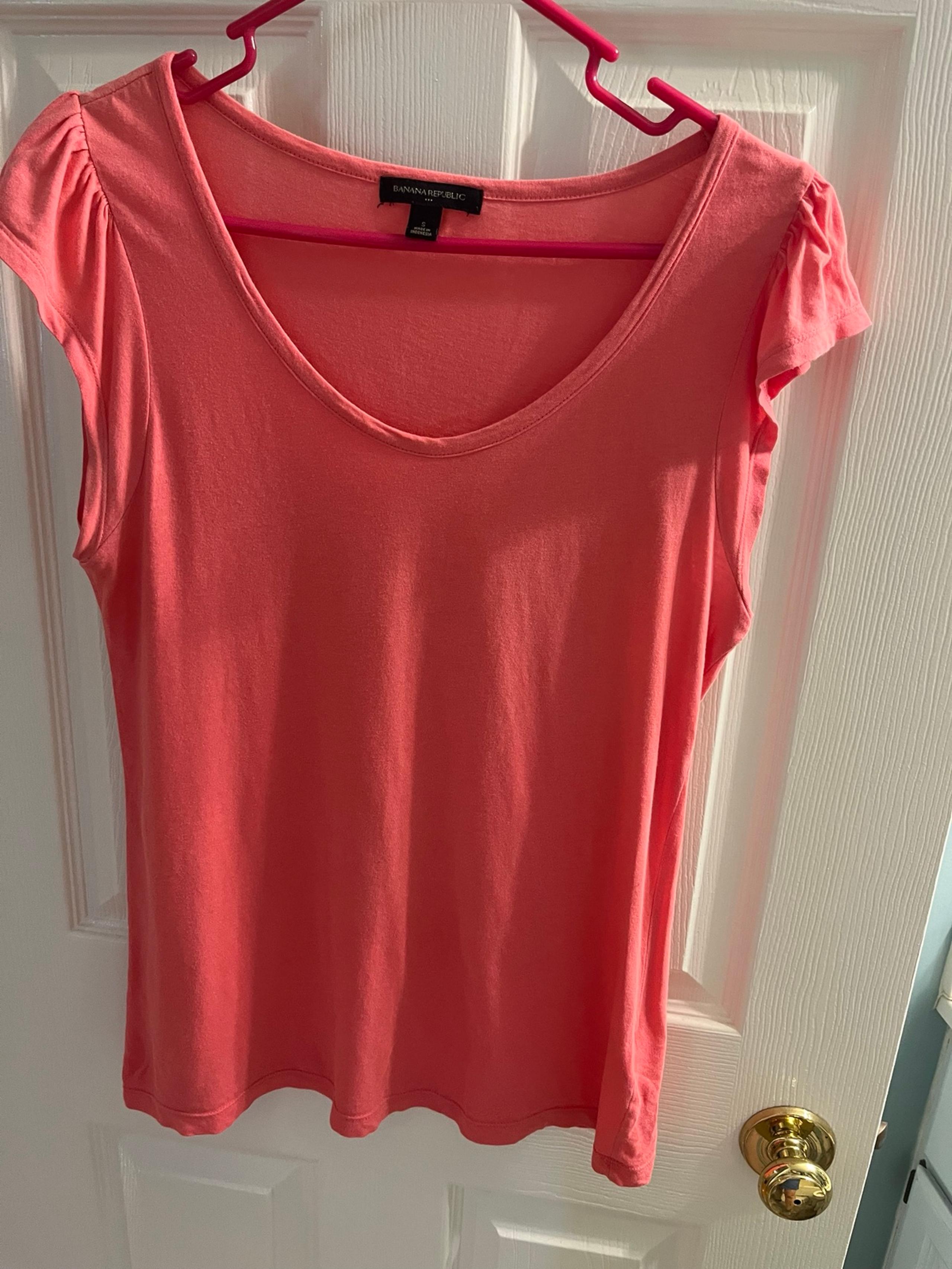 Banana Republic Scoopneck T-shirt