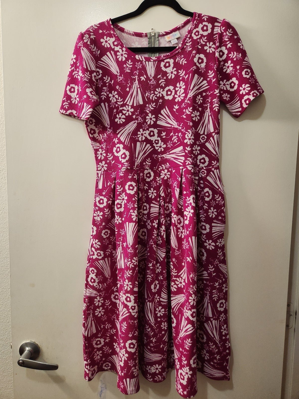 NWOT LulaRoe Disney Princess Aurora Amelia Dress Large Hot Pink