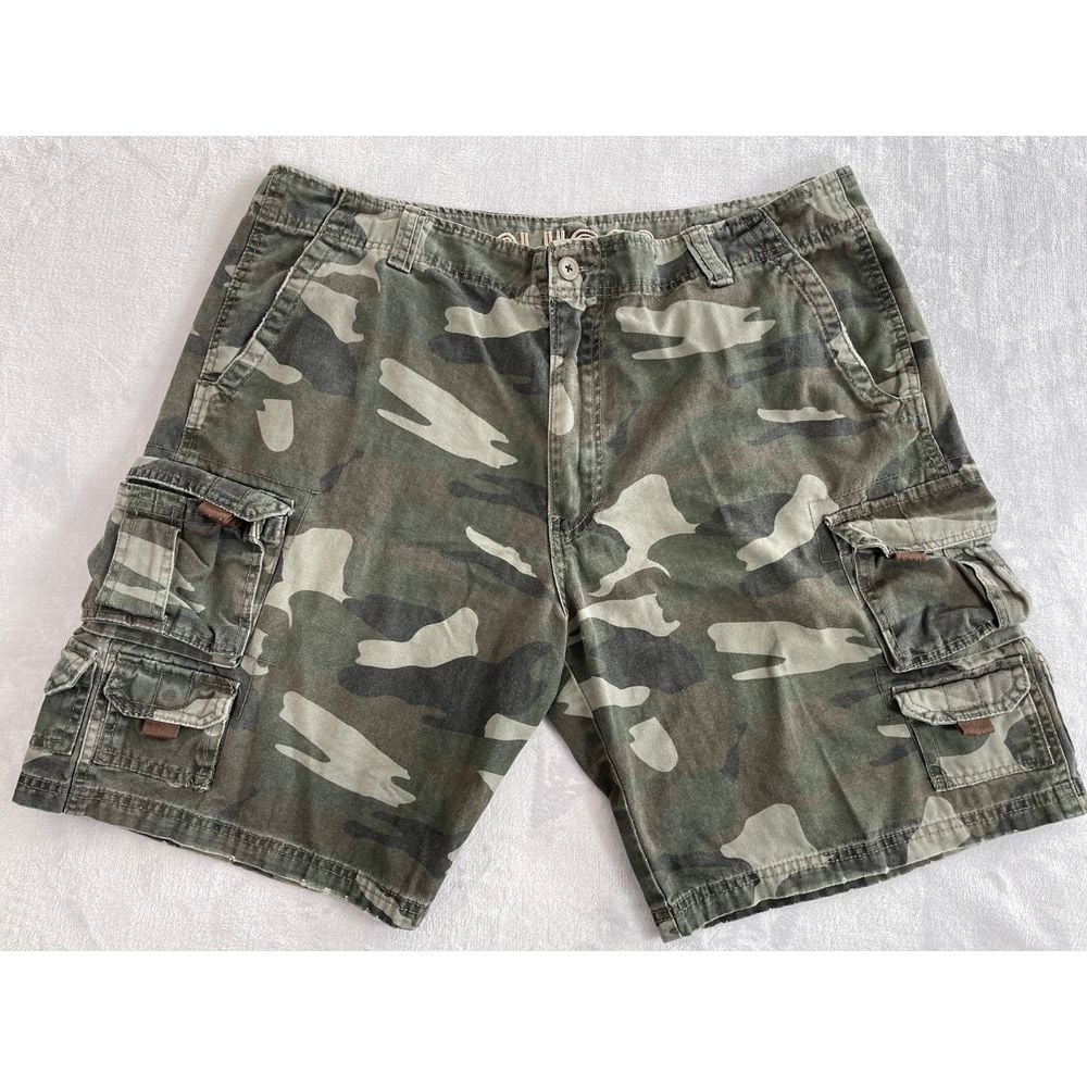 Plugg Shorts Men's 36 Camouflaged Cargo Pockets Outdoors Hiking Vintage Y2K