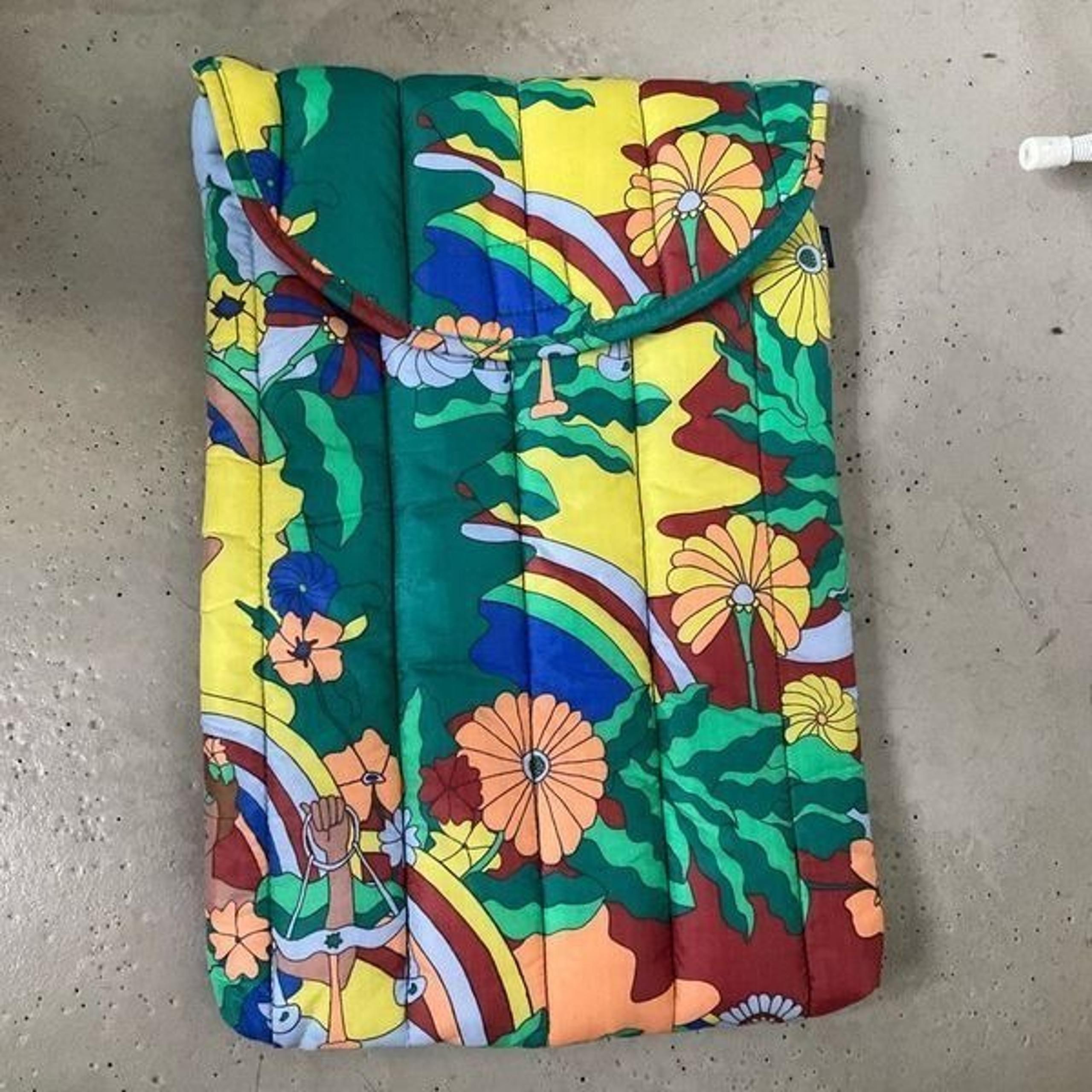 Baggu Puffy Laptop Case