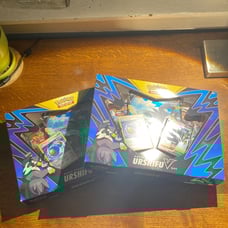 Pokemon Rapid Strike Urshifu V Box