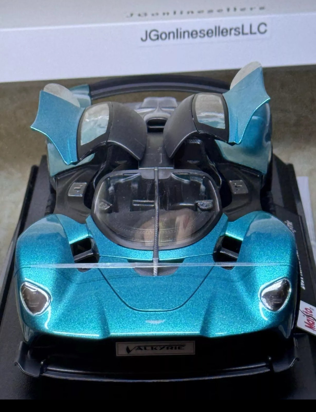 NEW Maisto 1:18 Scale 2021 Aston Martin Valkyrie Metallic Green Diecast Model!!!