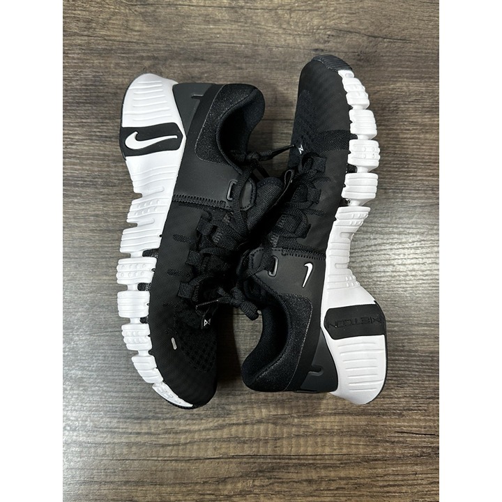 Nike Free Metcon 5 Black White DV3950-001 Women’s Size 7.5