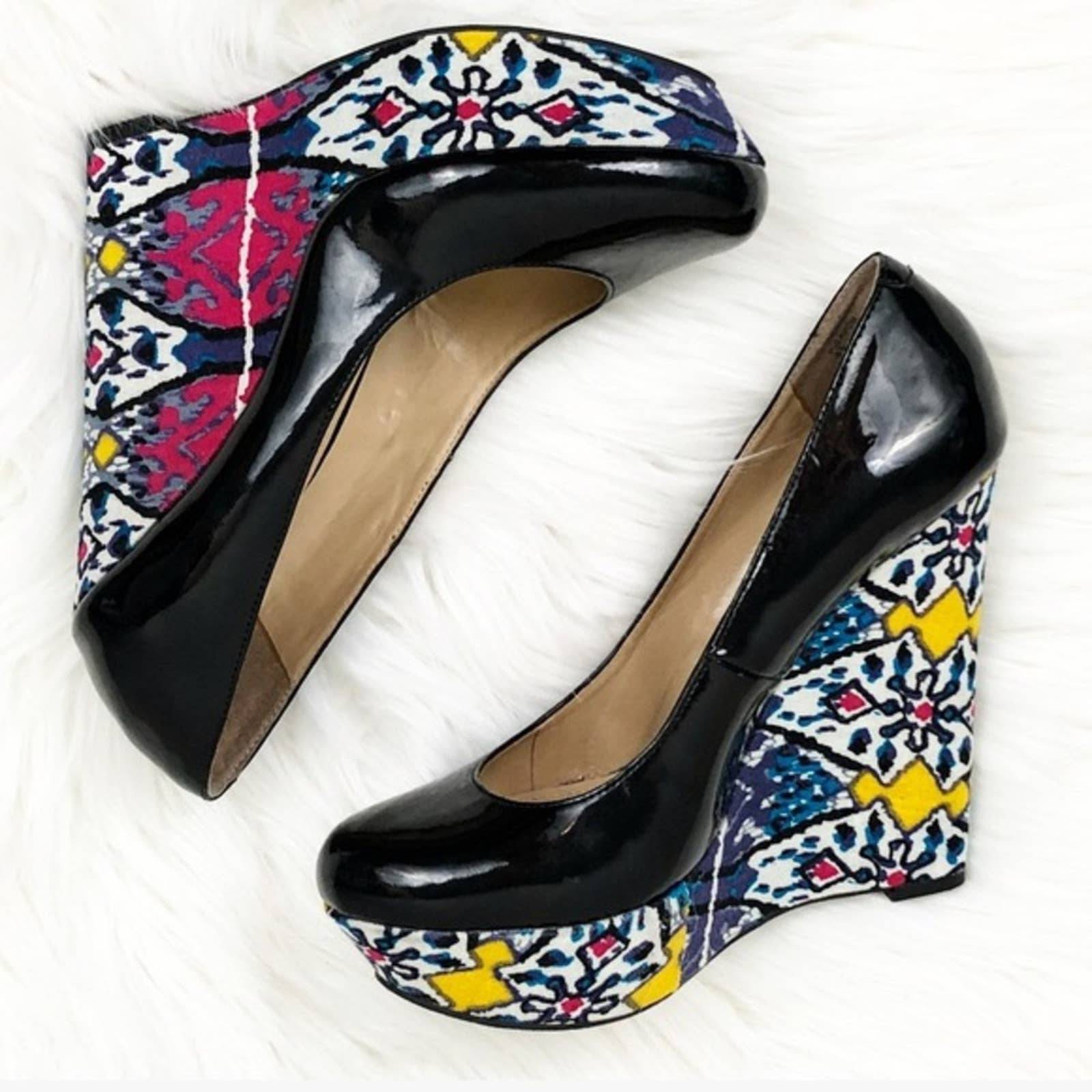 Steve Madden Gavon tribal print wedges