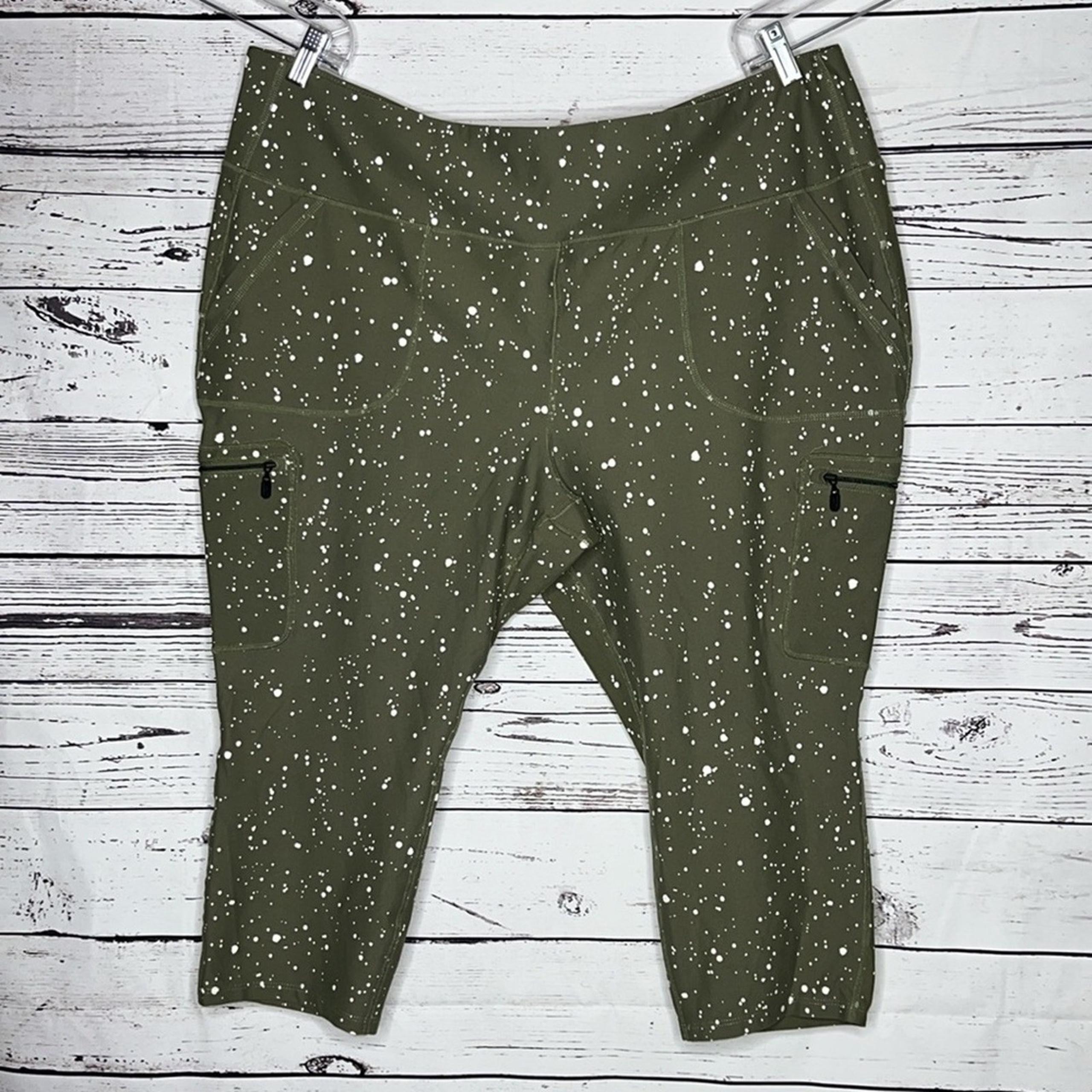 Happy Camper by Torrid 4 Olive Green Splatter Dot Athletic Cargo Capri Leggings