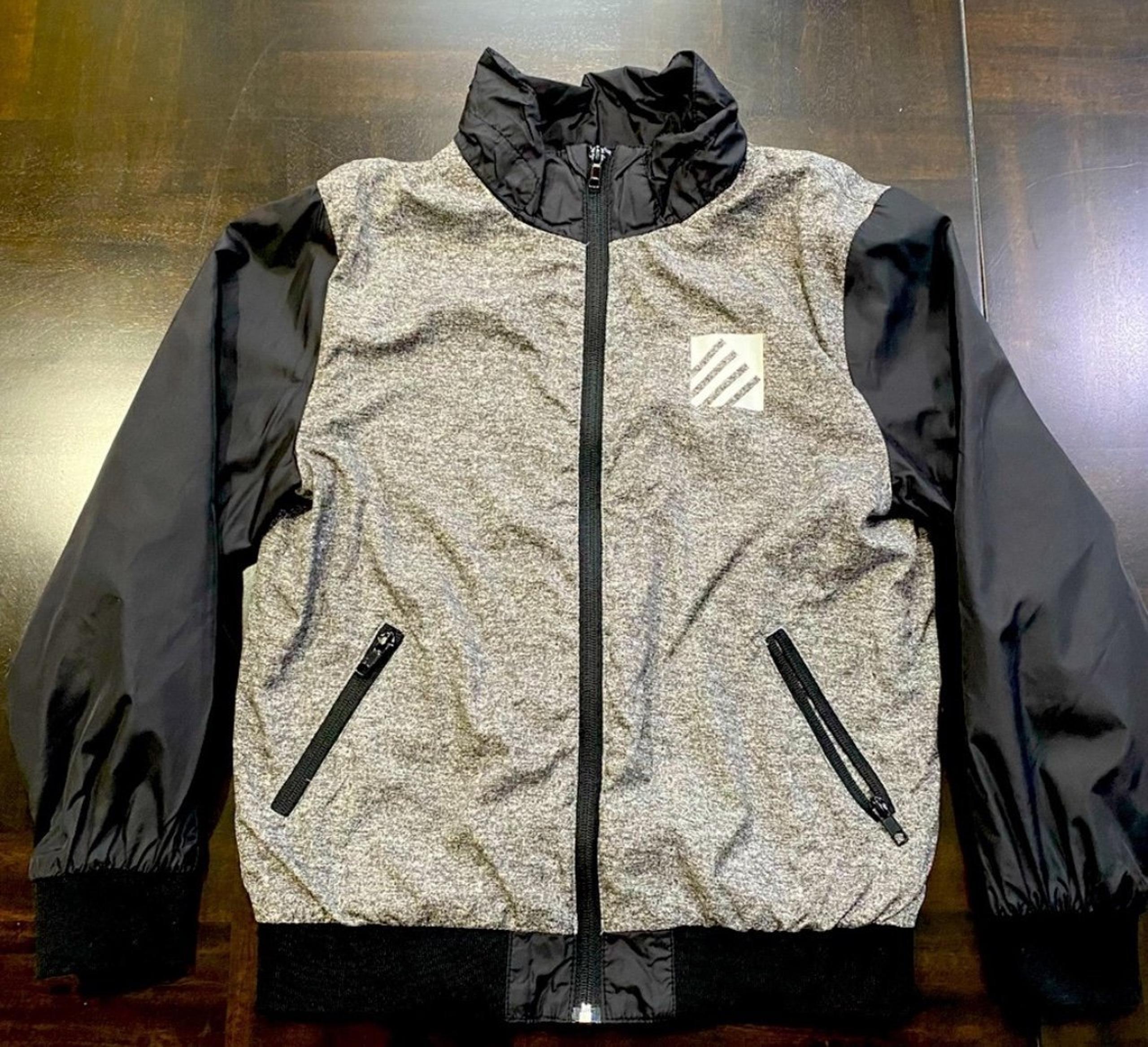 Size (8-9Y)  Boys Sport Jacket with Hoodie Long Sleeve USED in Great condition