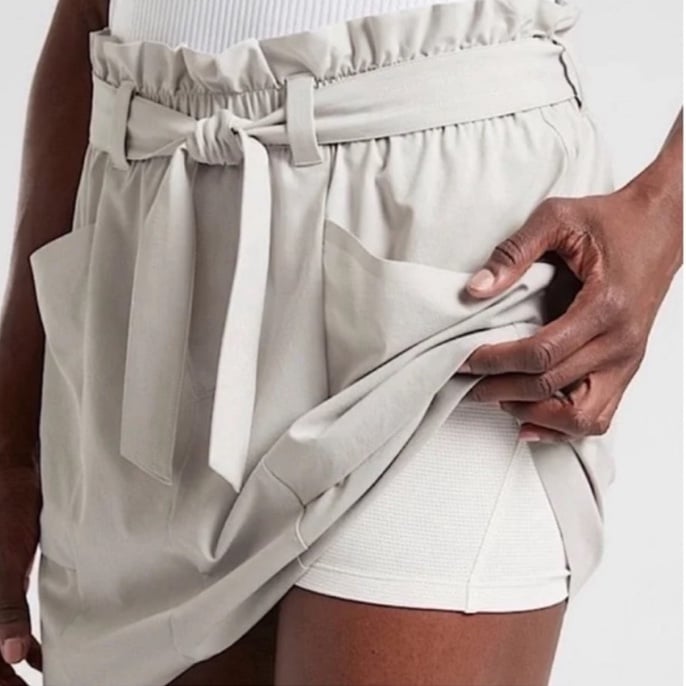 Athleta Skyline Skort Belted Waist Light Gray Sz 4