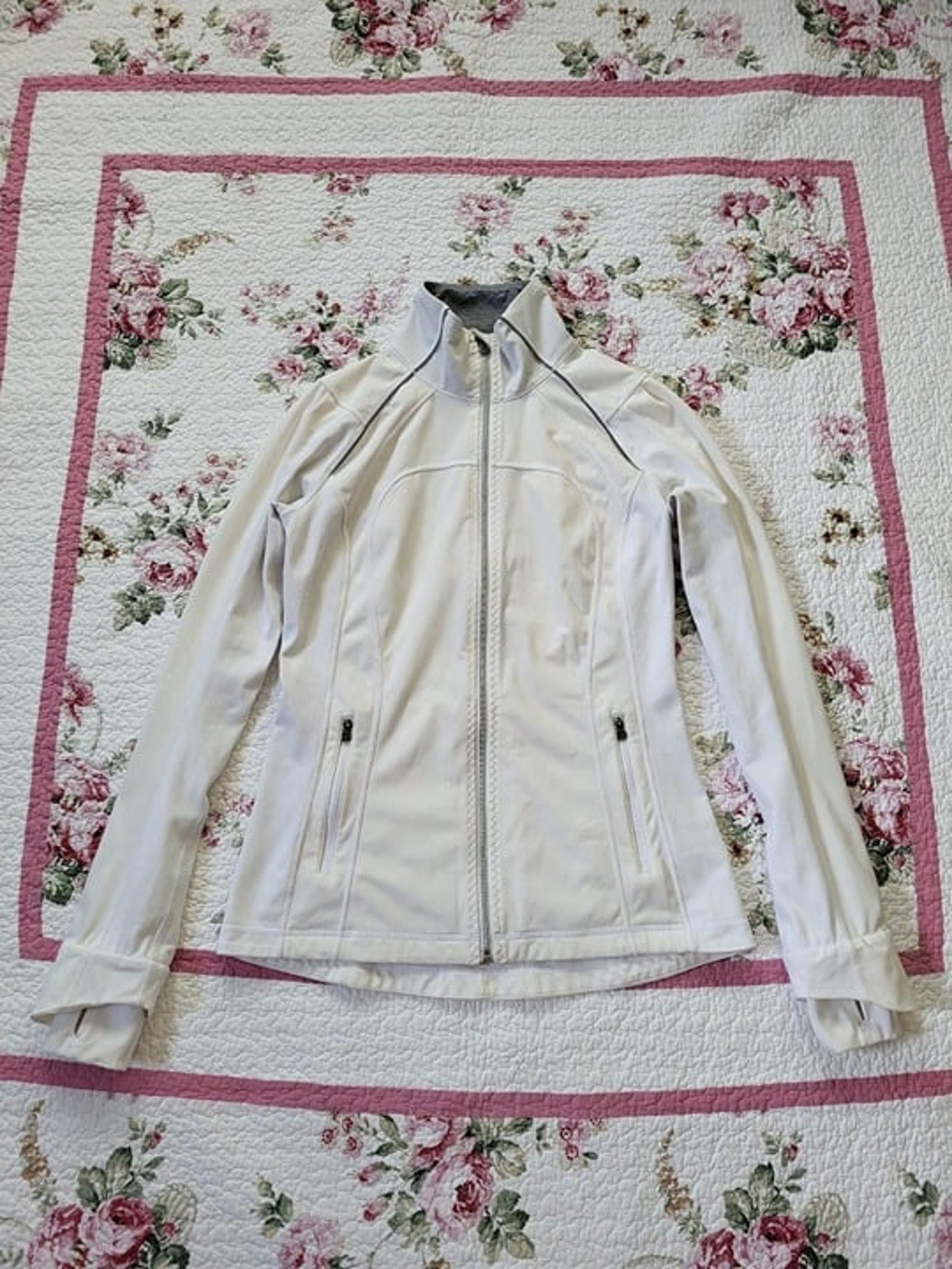 Lululemon Athletica Jacket Sz 6 in Gardinia white