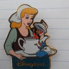 13201 Dining Series Cinderella & Friends pin