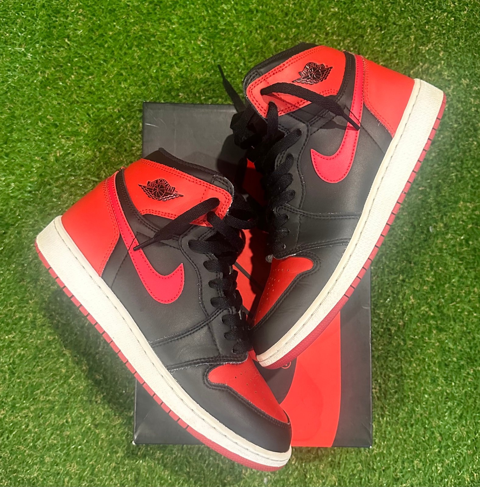 Air Jordan Retro 1 High OG “Bred Banned”