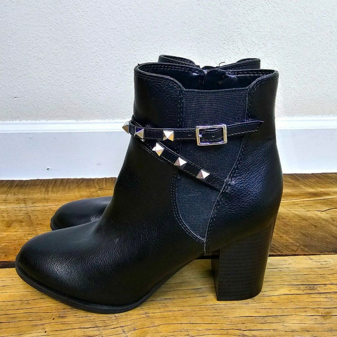 NWOT Nine West Donda Studded 3 Heeled Booties Black with Zippers on Side Size 7