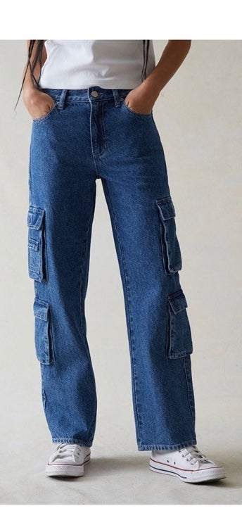 Cute, BRAND NEW, dark blue indigo, 90’s baggy, straight leg jeans from PacSun!