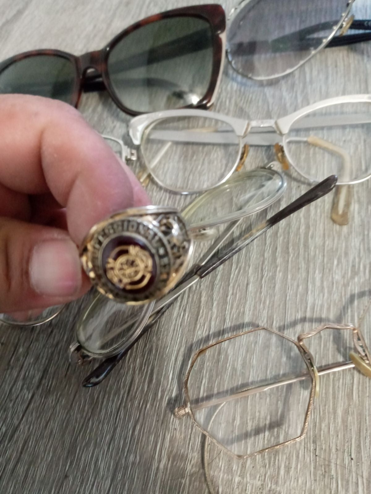 Sunglasess vintage and ring