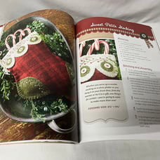 Jingle All the Way : 40 Small Stitcheries to Make Your Home Merry, Paperback