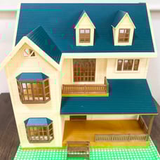 Sylvanian Families UK Green Hill's Wonderful House