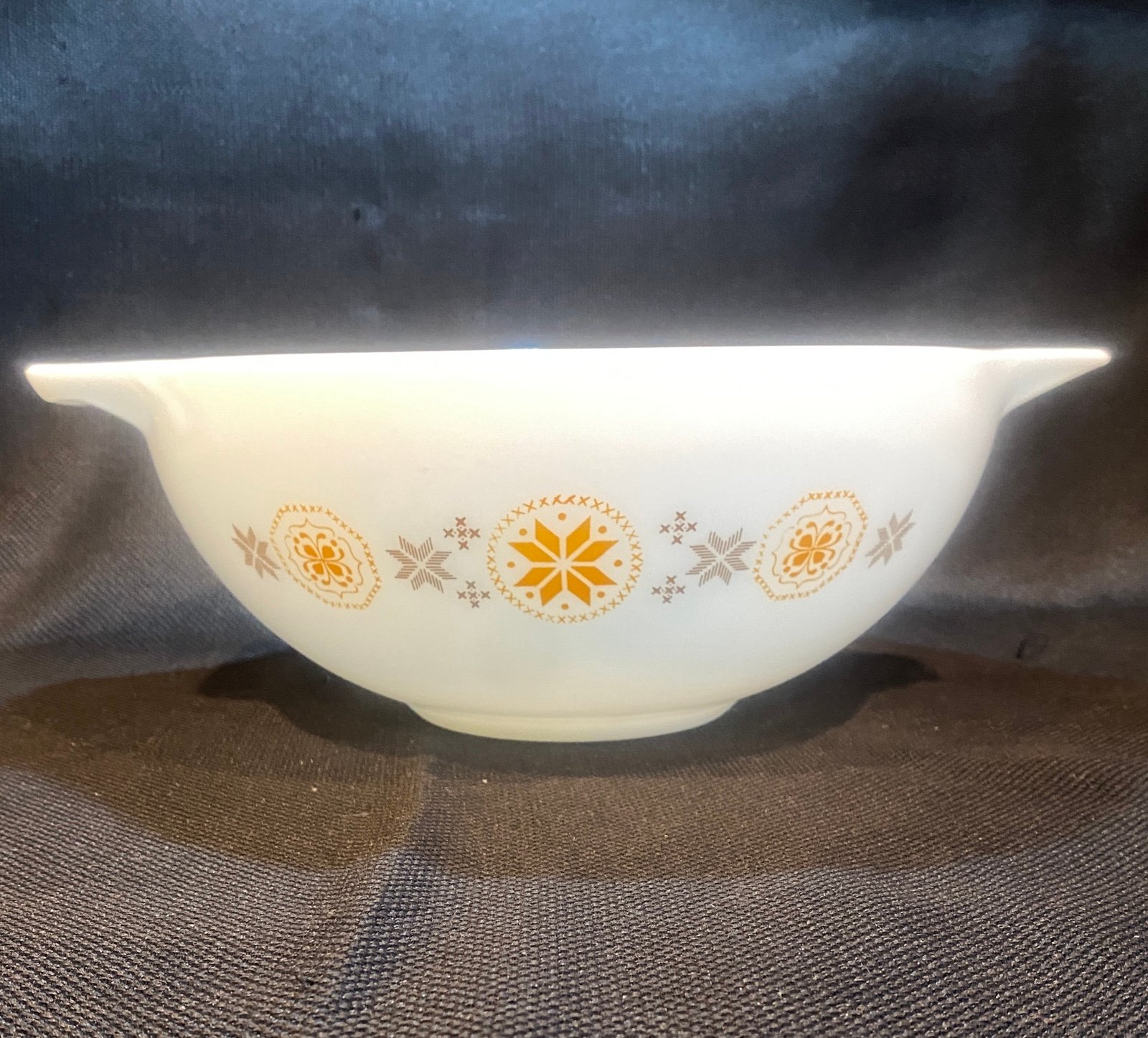 Vintage PYREX 1960’s “Town and Country” MCM Cinderella Bowl #444