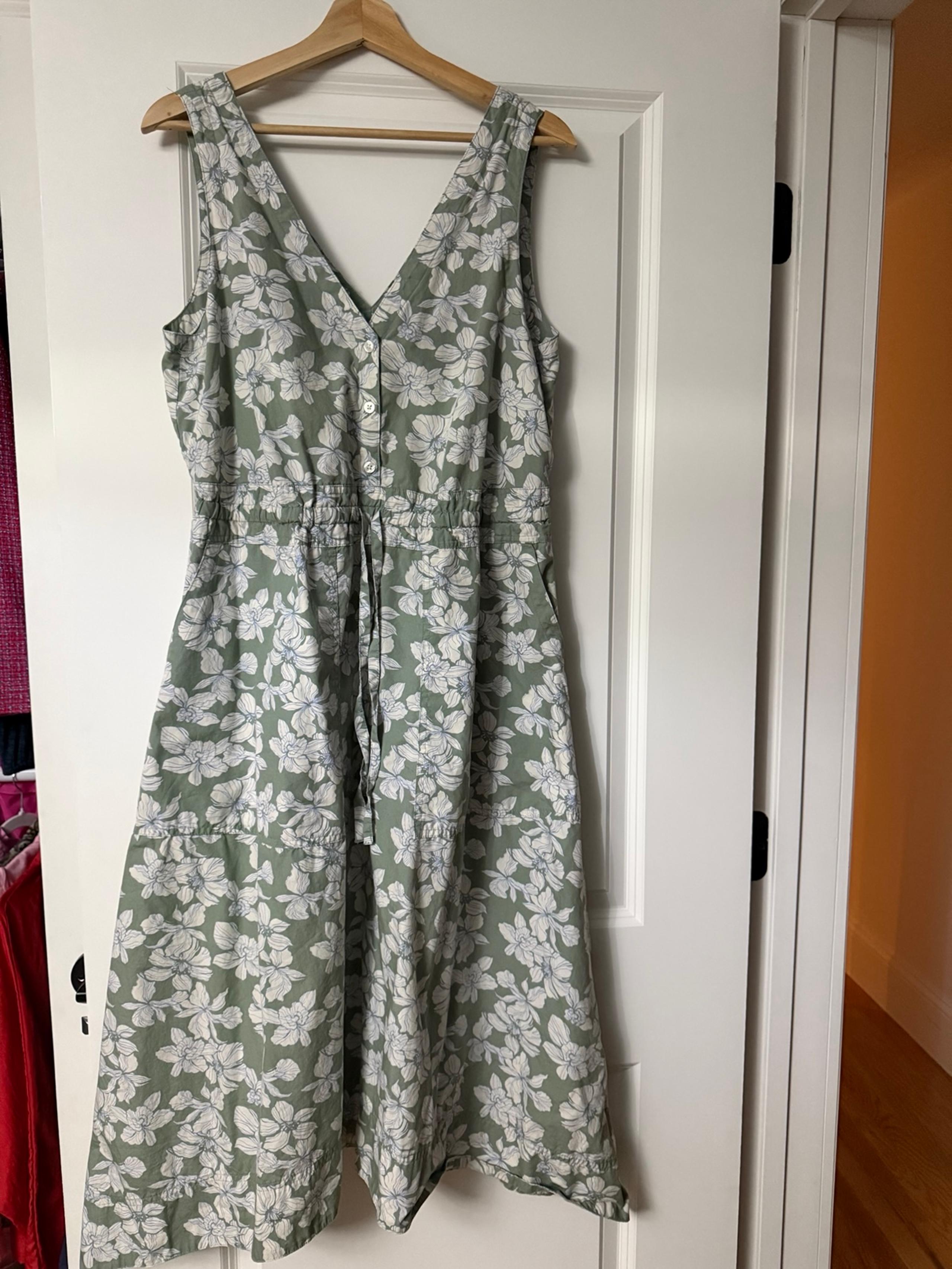 Gap maxi dress women’s size medium