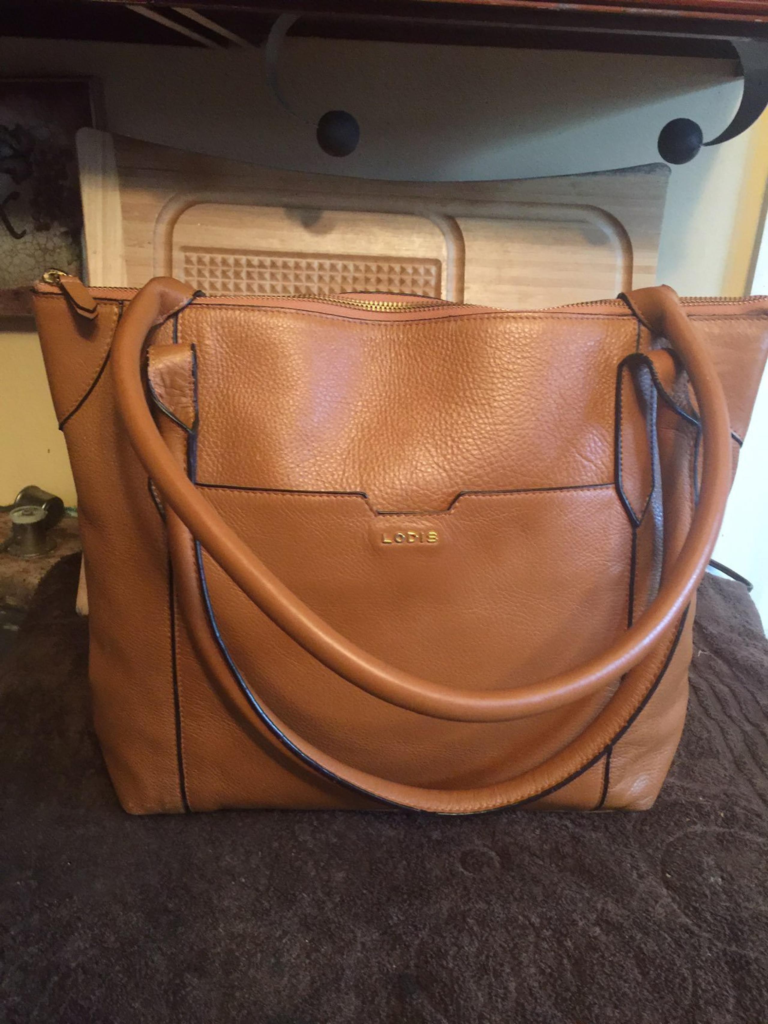 Lodi’s Leather Shoulder Bag