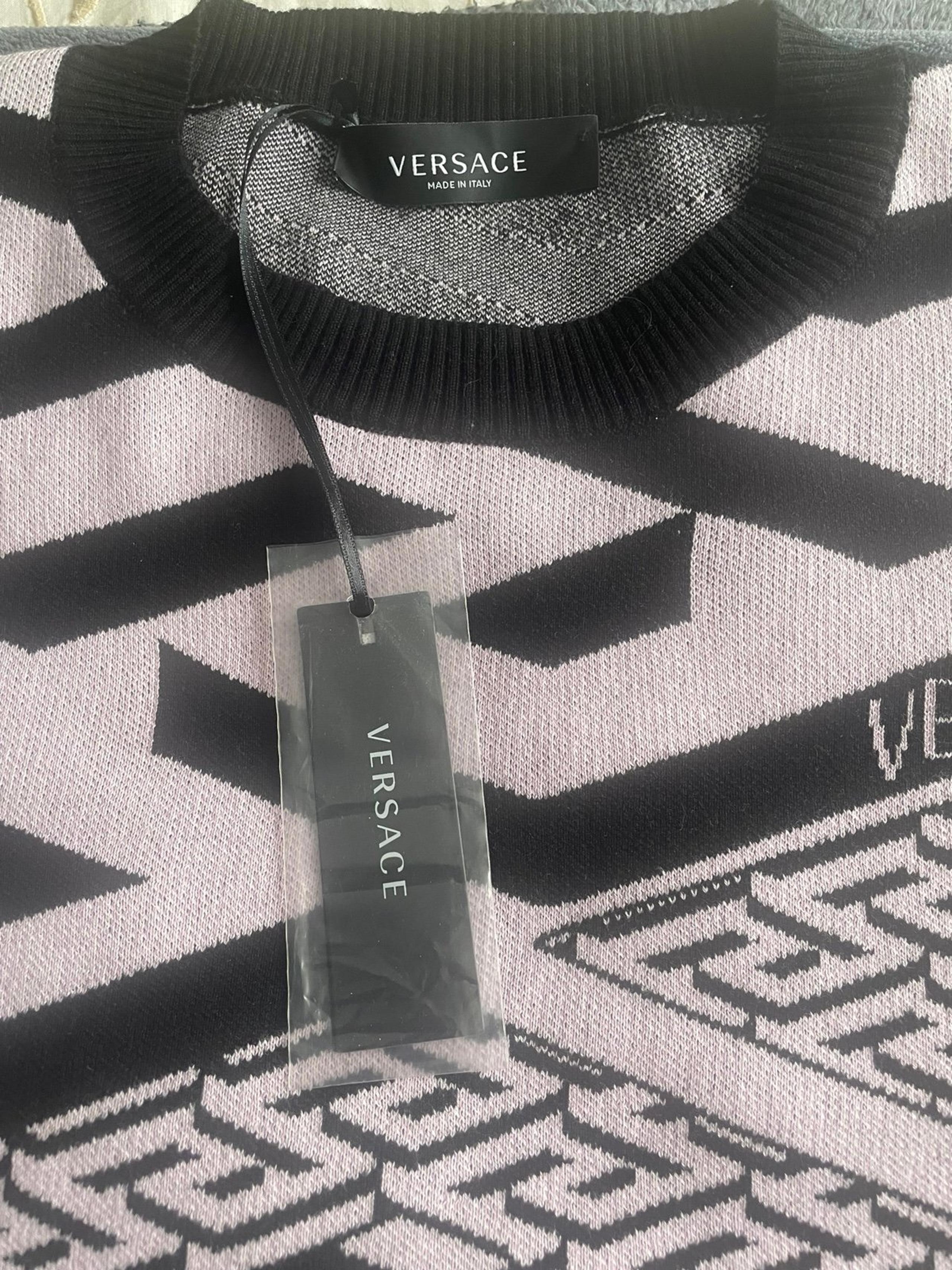 Men’s Versace sweater