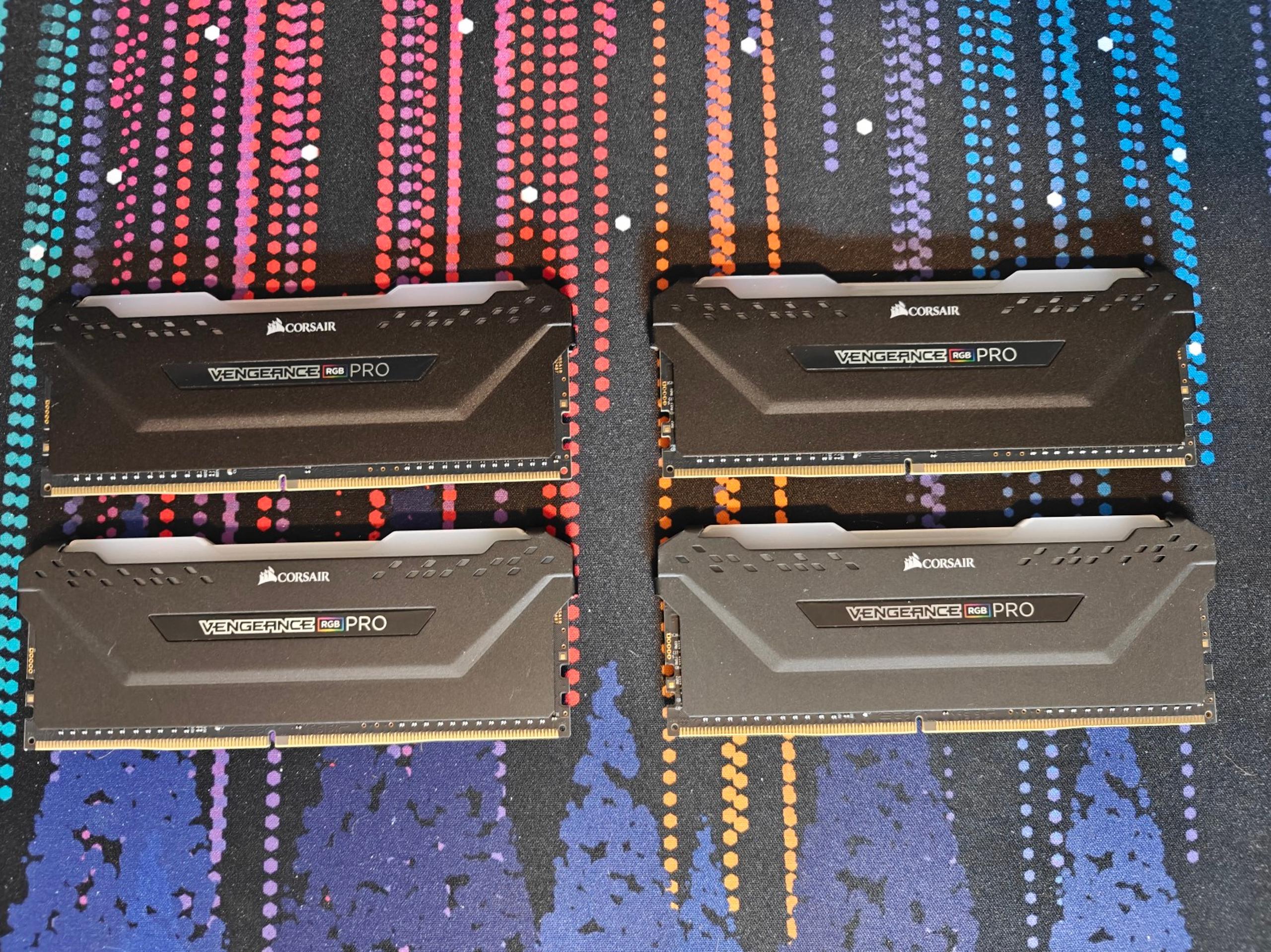 32GB (4x8) Corsair Vengeance Pro RGB DDR4