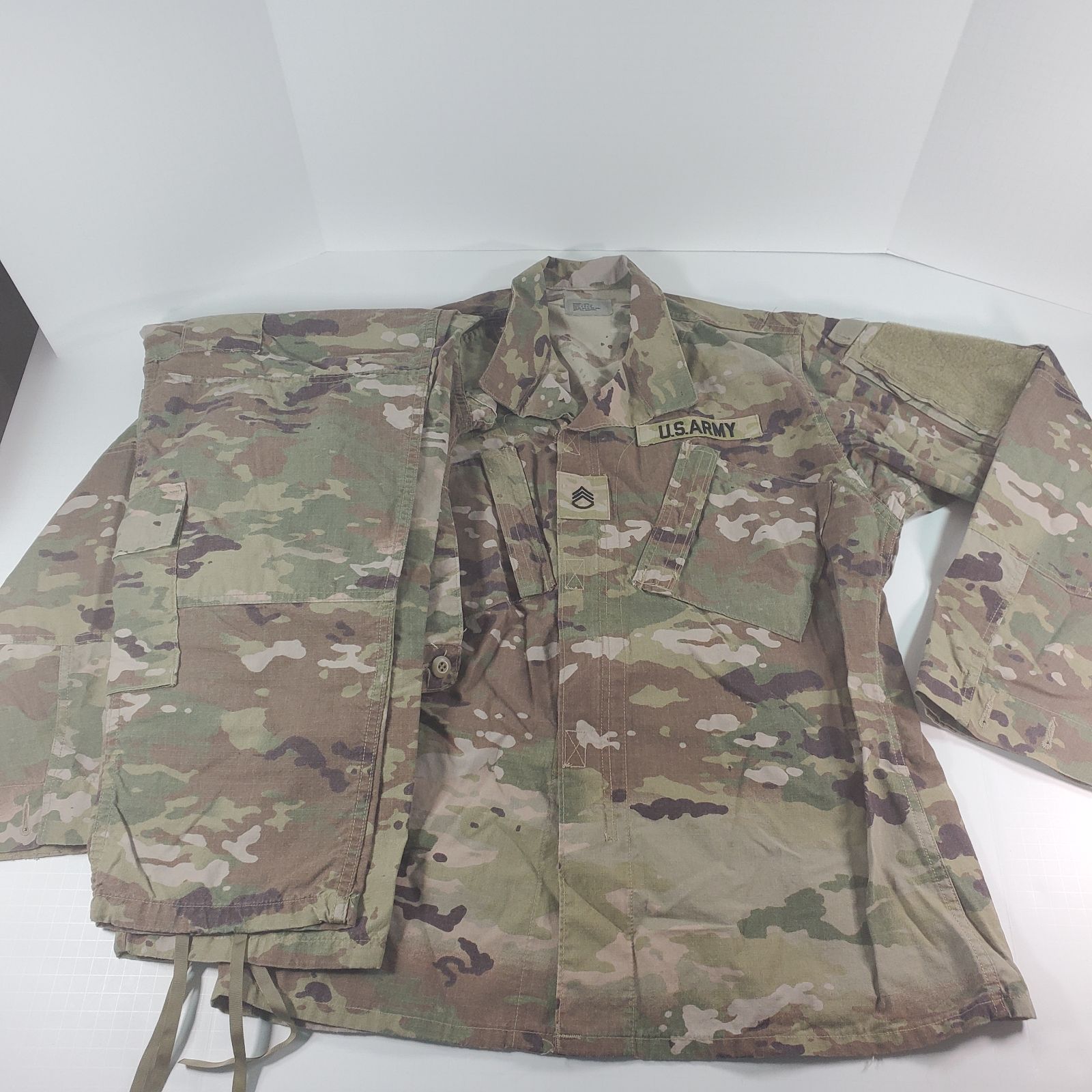 USGI Army OCP Uniform, Includes Top Medium Long + Bottom Medium Regular Airsoft
