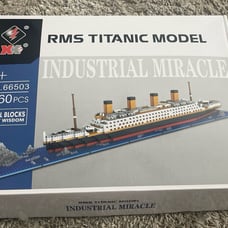 RMS Titanic Model (blocks)