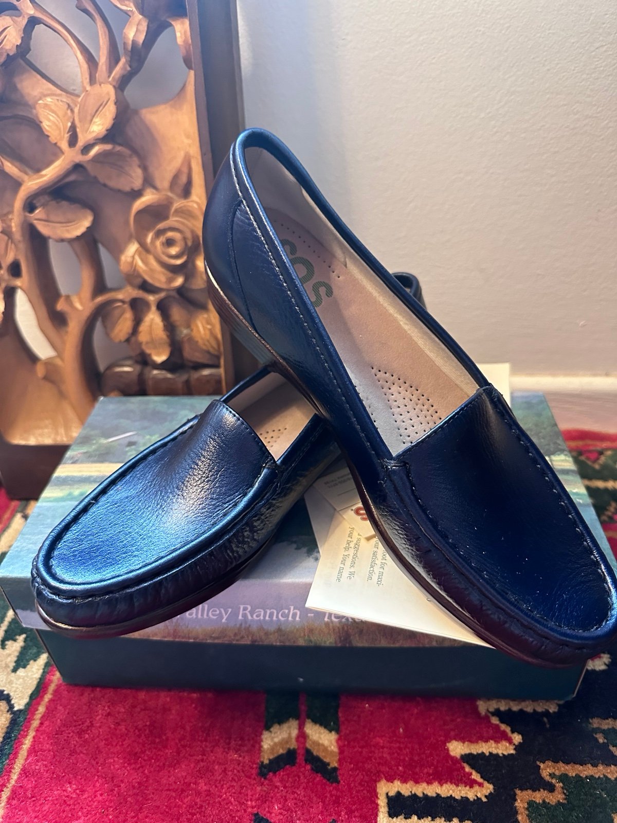 SAS Simplify pearl blue Womens Size 8M Navy Leather new in box