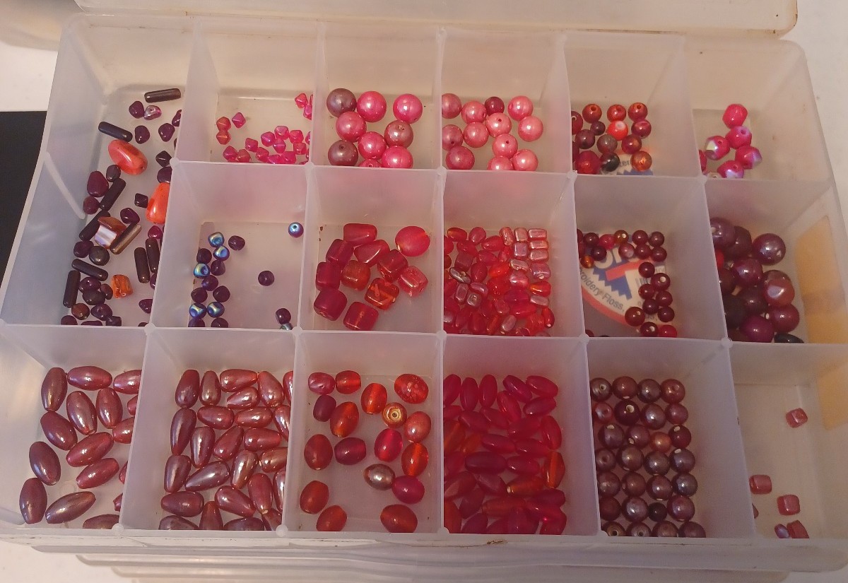 Beads for jewelry making (5 cases)