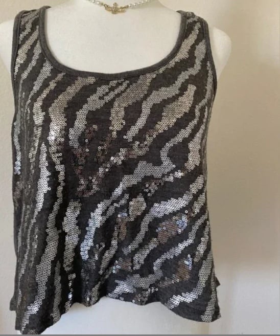 Sequenced crop top