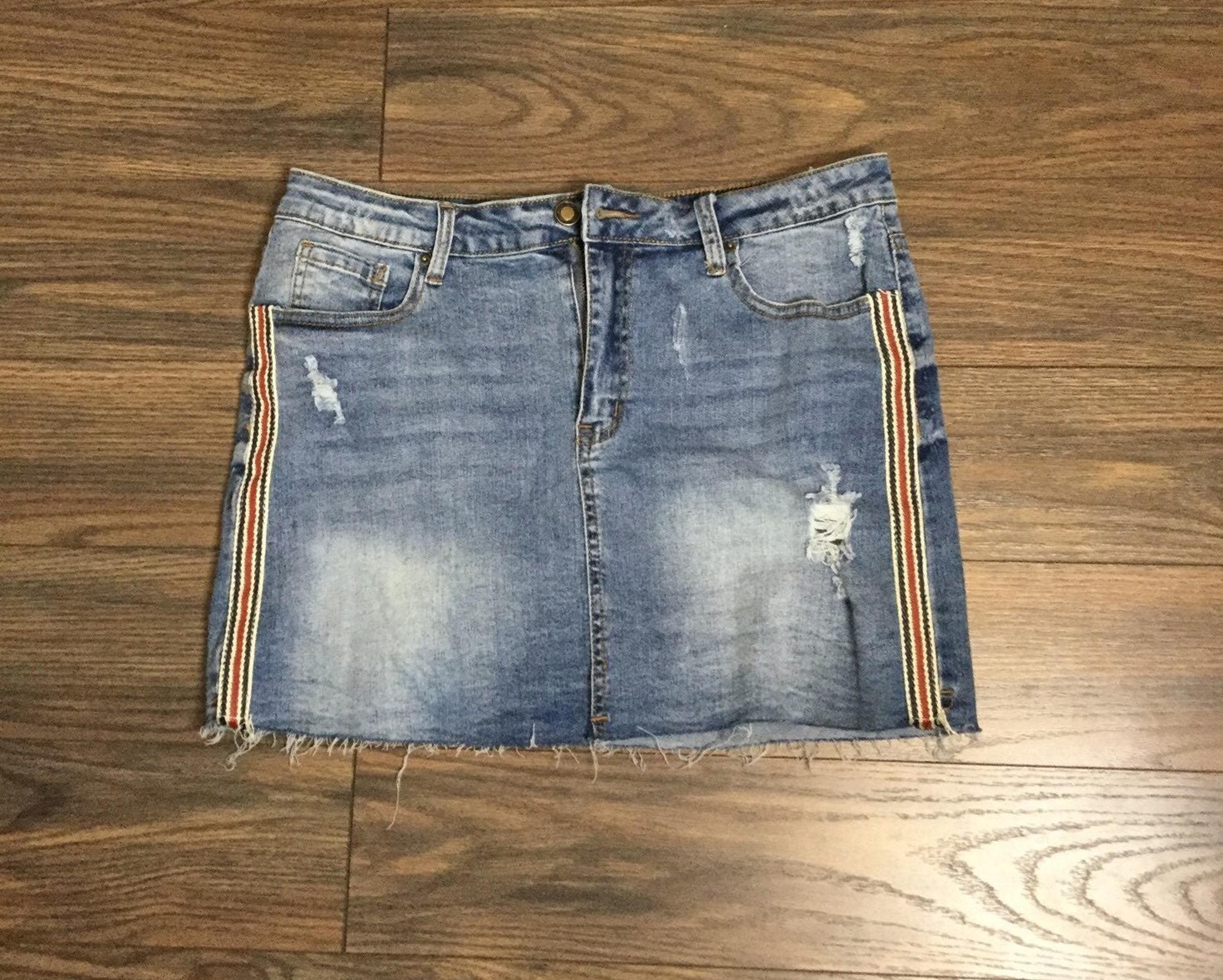 Angek Kiss Y2K Denim skirt XL
