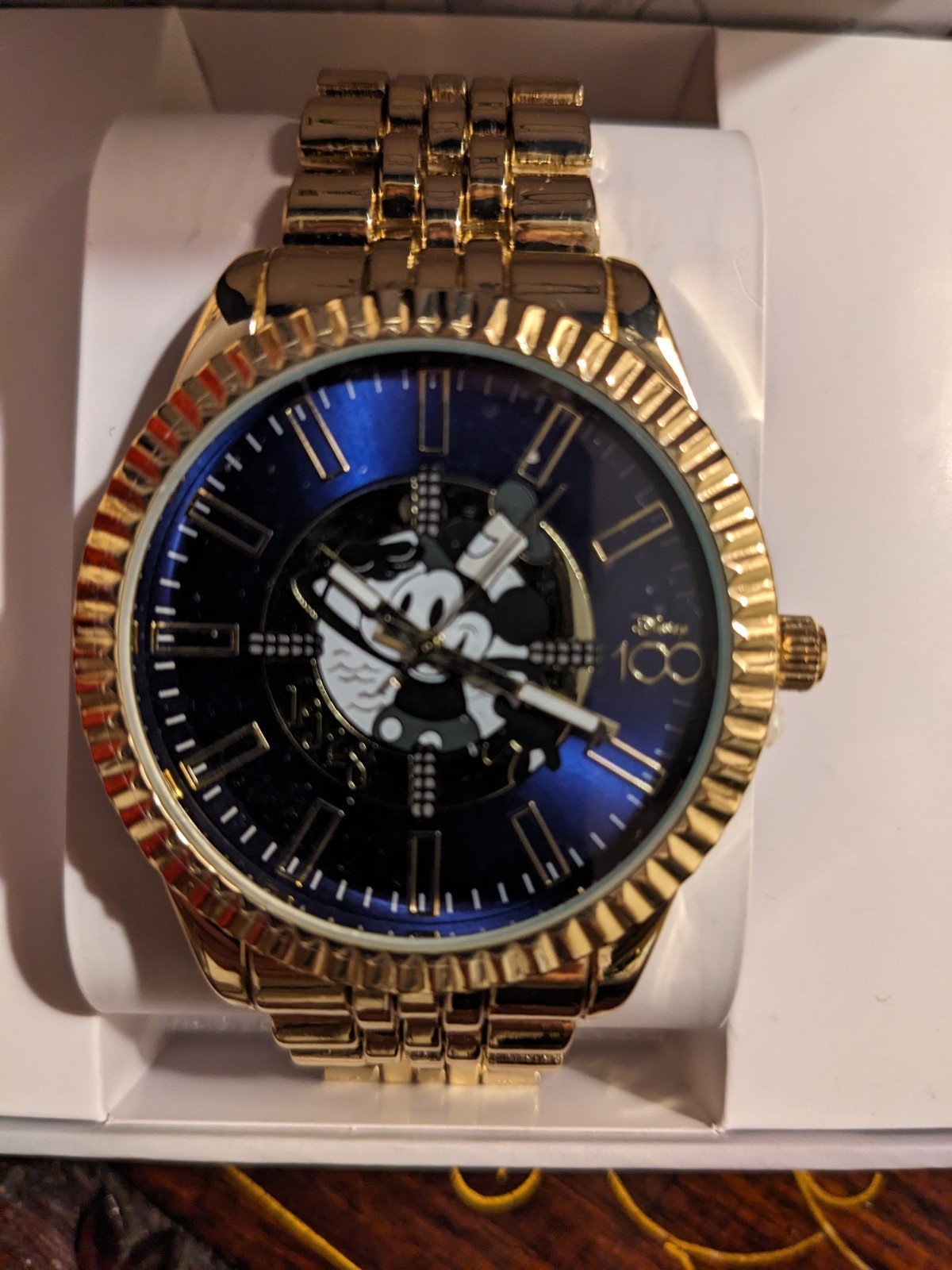 NIB, Limited edition Mickey Mouse unisex Watch