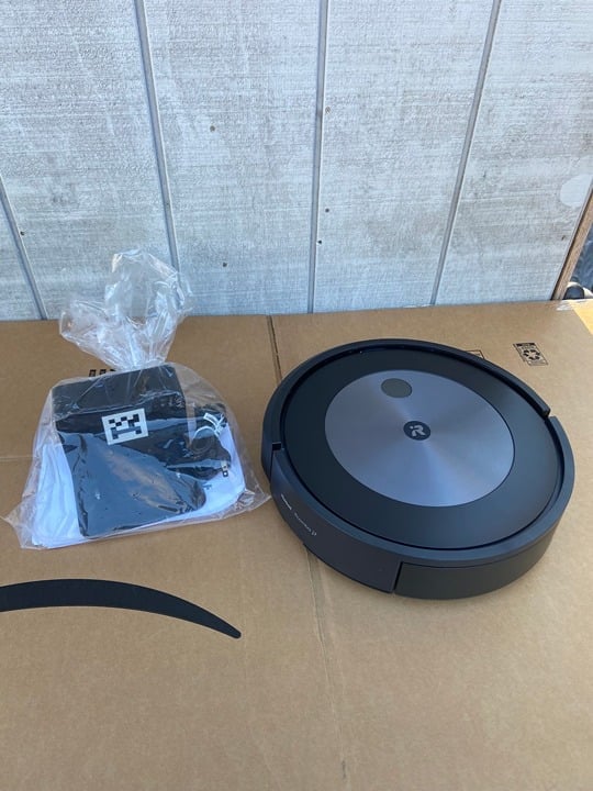iRobot Roomba J7 WiFi Connected Smart Mapping Robot Cleaner Vacuum Exc Cond!