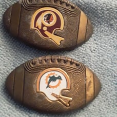 2 children's belt buckles
