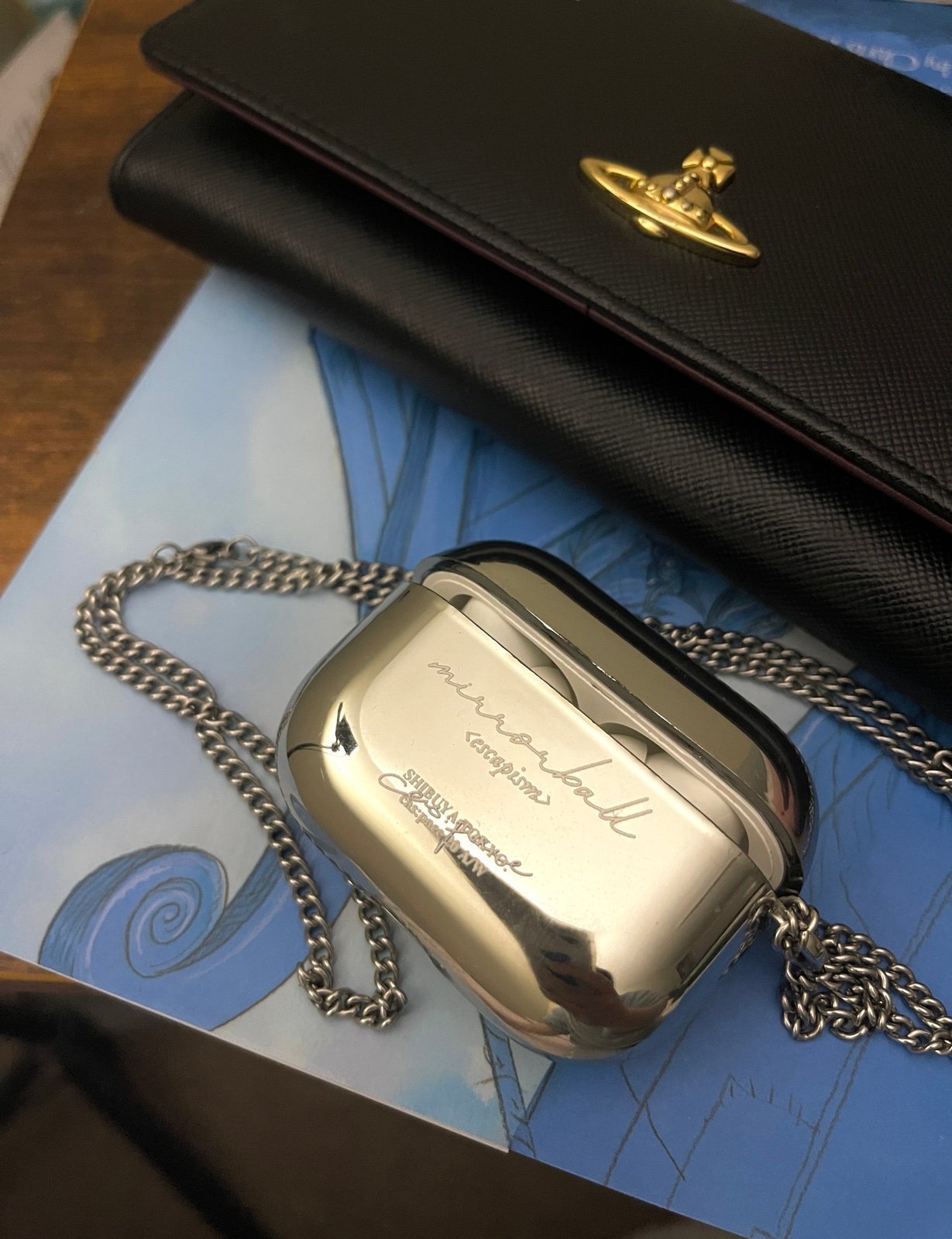 AirPods Pro 1st Gene Case with Chain (Just the case with the chain, no airpods)