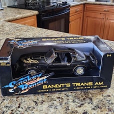 Smokey and the Bandit BANDITS TRANS AM 1:18 SCALE DIECAST RARE VINTAGE 2002