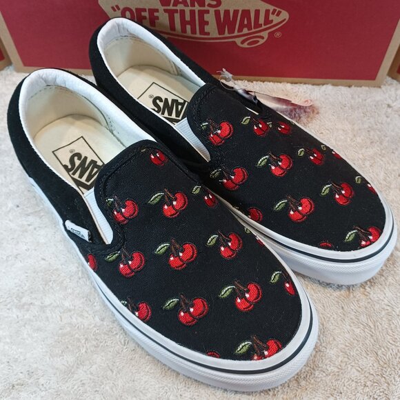 Vans Men's 4/Women's 5.5 Slip On Cherries Black VN0A4U38L6M